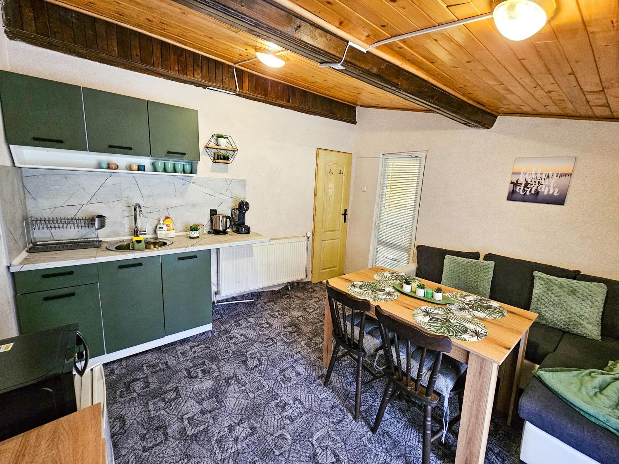 Guest Rooms- Klepalski House โบโรเวทส์ ภายนอก รูปภาพ