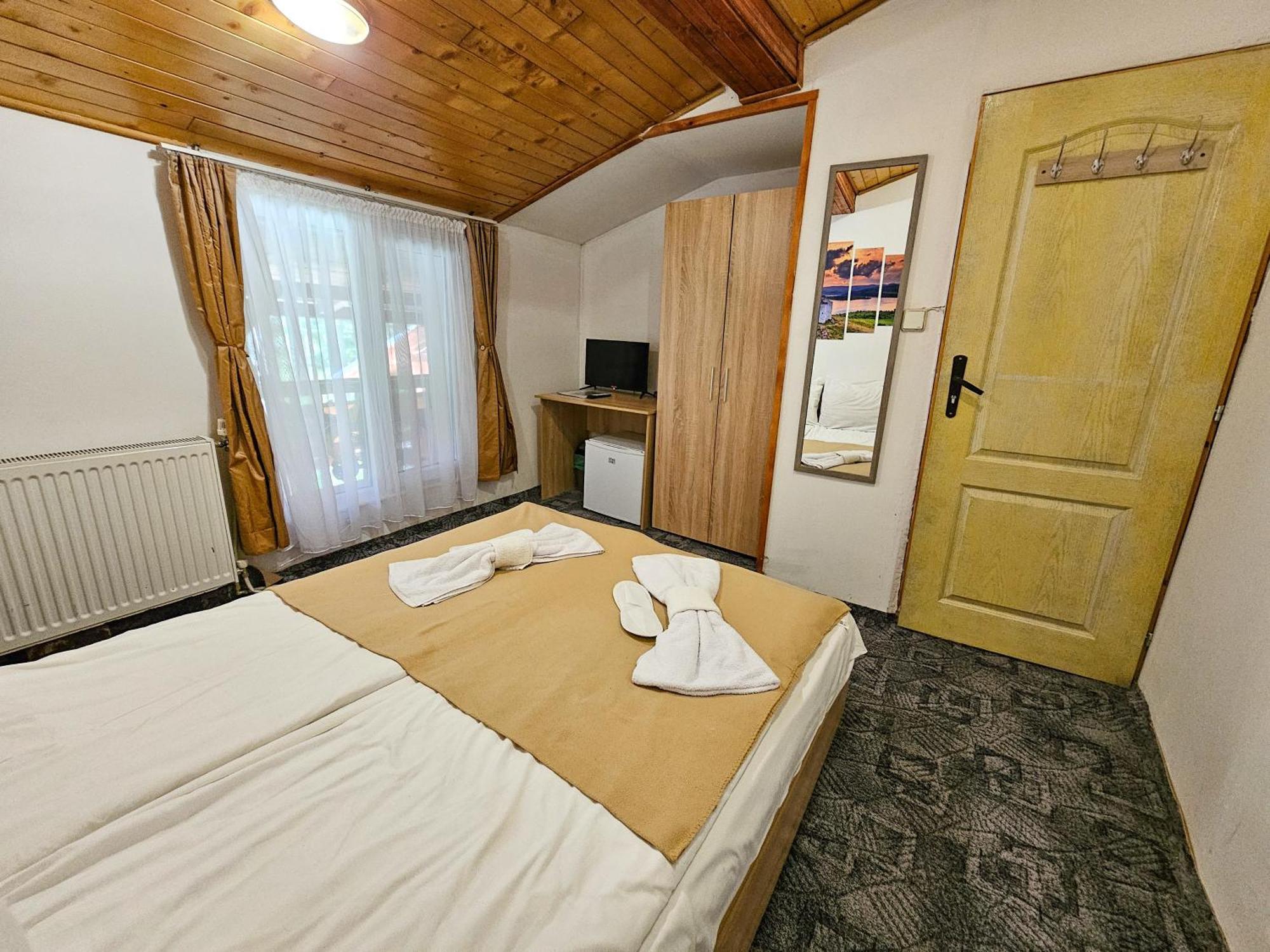 Guest Rooms- Klepalski House โบโรเวทส์ ภายนอก รูปภาพ