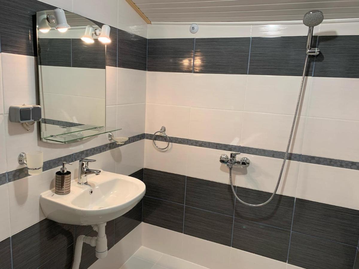 Guest Rooms- Klepalski House โบโรเวทส์ ภายนอก รูปภาพ